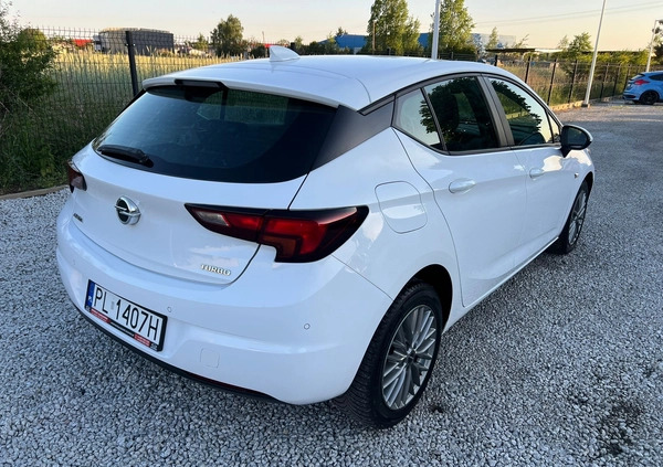 Opel Astra cena 44999 przebieg: 108000, rok produkcji 2017 z Czechowice-Dziedzice małe 742